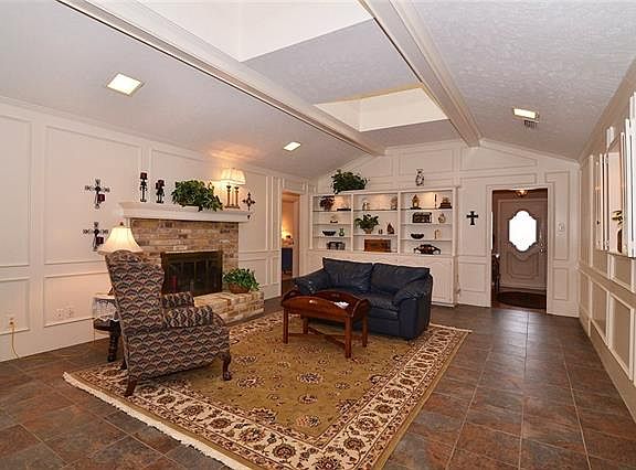 4th image of 1321 Alto Dr