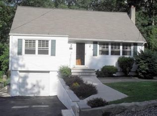 84 N Cherry Rd, Lake Hopatcong, NJ 07849