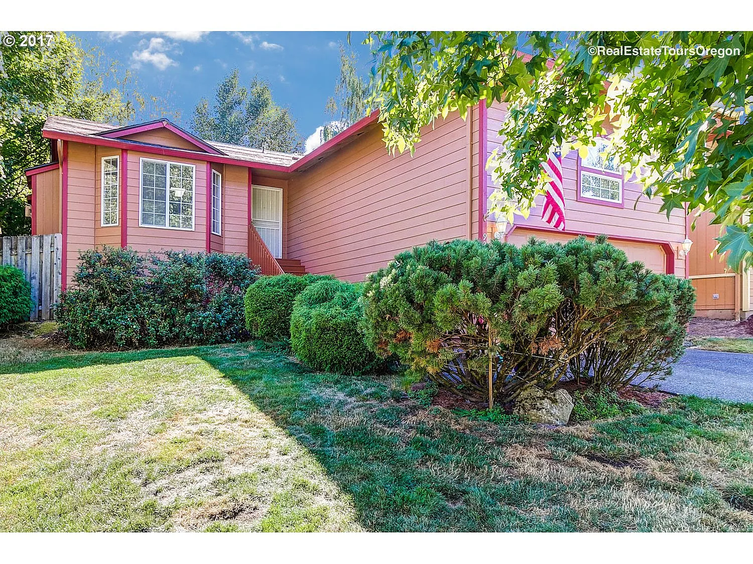 9213 NE 14th Way photo 1