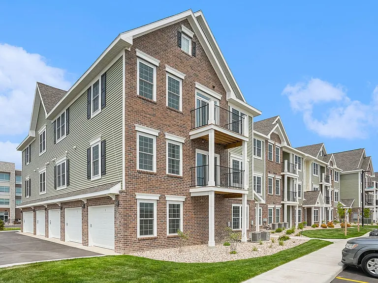 Meadowbrooke Apartment Homes — Photo 135