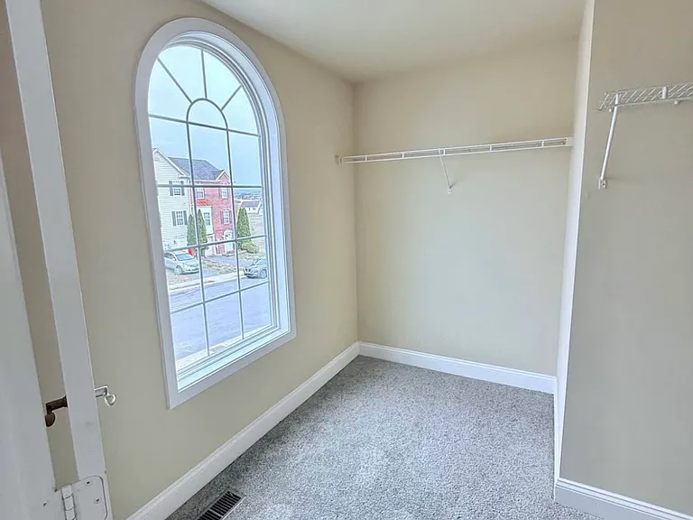 380-438 Channing Dr — Photo 13