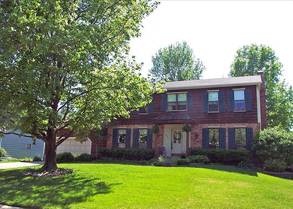 1st image of 335 Oakleigh Woods Dr