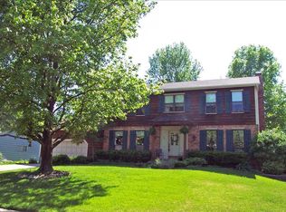 335 Oakleigh Woods Dr, Ballwin, MO