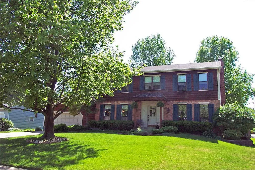 335 Oakleigh Woods Dr photo 1