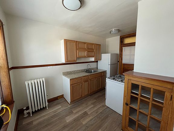3rd image of 3148 N Linder Ave #3