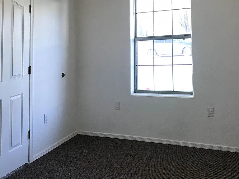 710 Jasper Cir — Photo 8