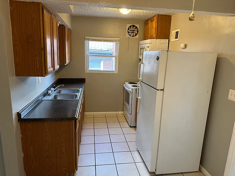2909 Euclid Ave #2 — Photo 14
