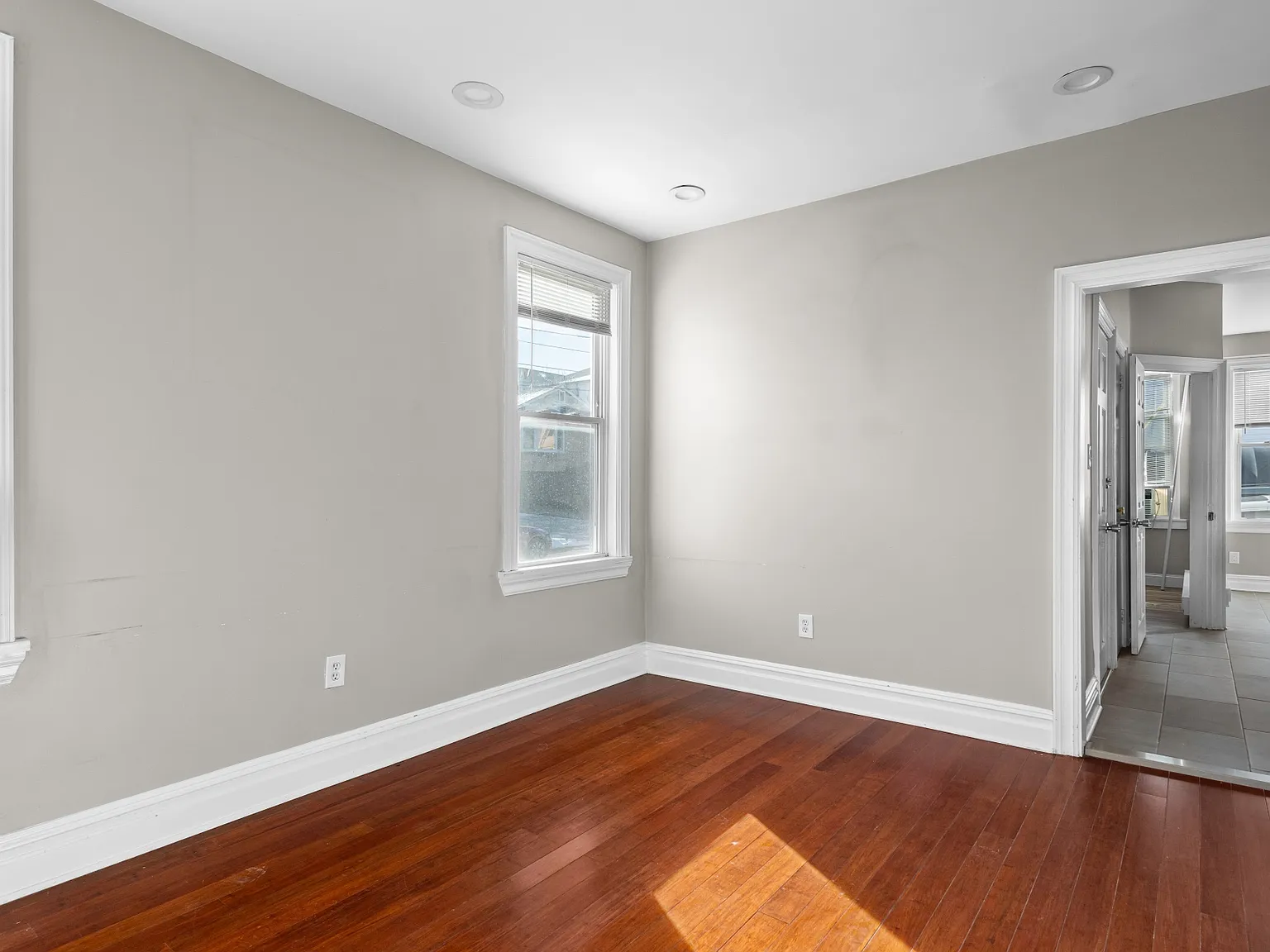 3 bed, 1250 sqft, $2,600 — Photo 3