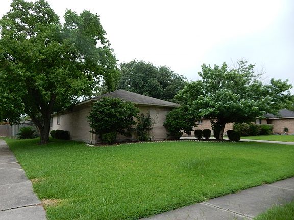 3rd image of 1942 Pilgrims Point Dr