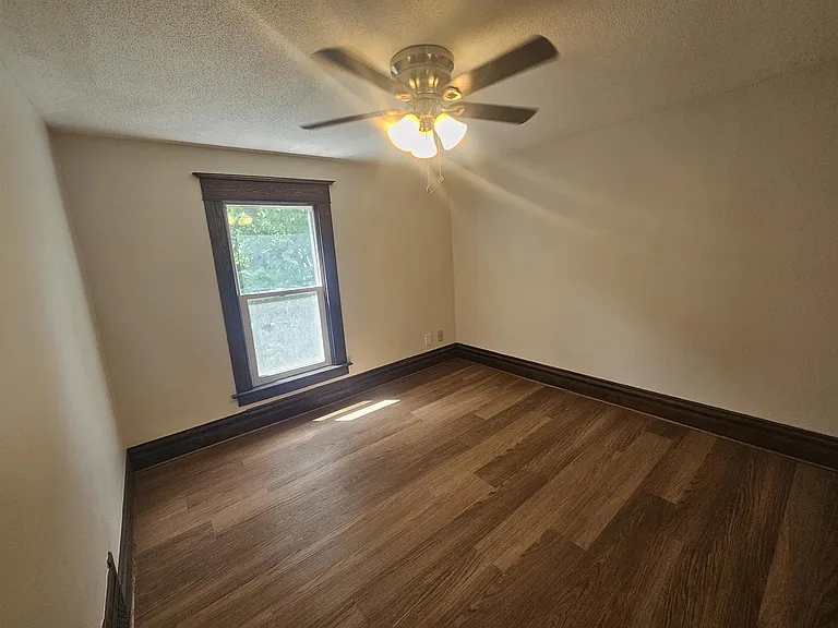 1116 Hickory St — Photo 28