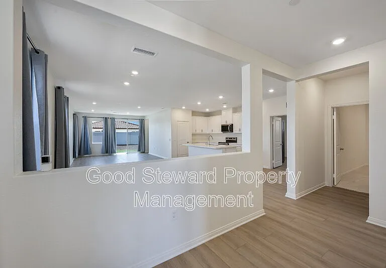 1231 Trojan Cir — Photo 31