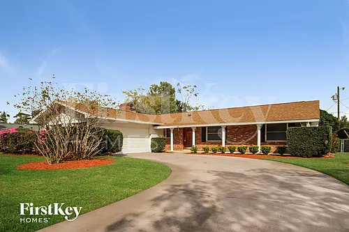 504 Saint Dunstan Way Photo 1