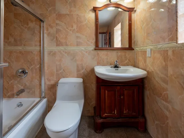 132-36 Pople Avenue image 11 of 19