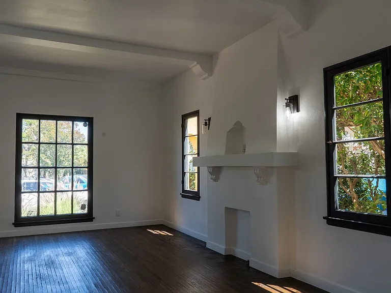 1521 S Stanley Ave — Photo 7