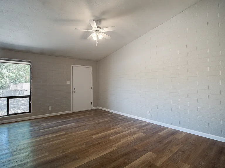 1600 S College Ave #2 — Photo 6