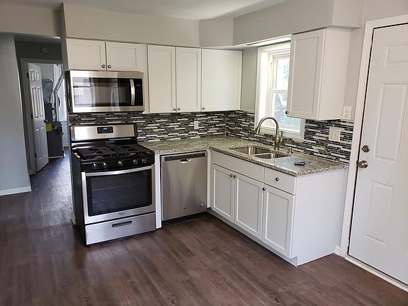 3rd image of 371 N La Londe Ave