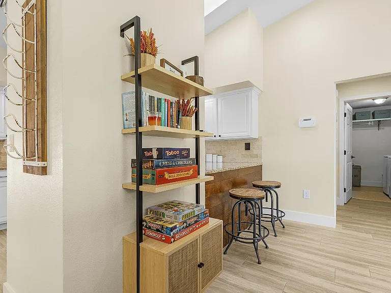 21442 Bancroft Ave — Photo 6