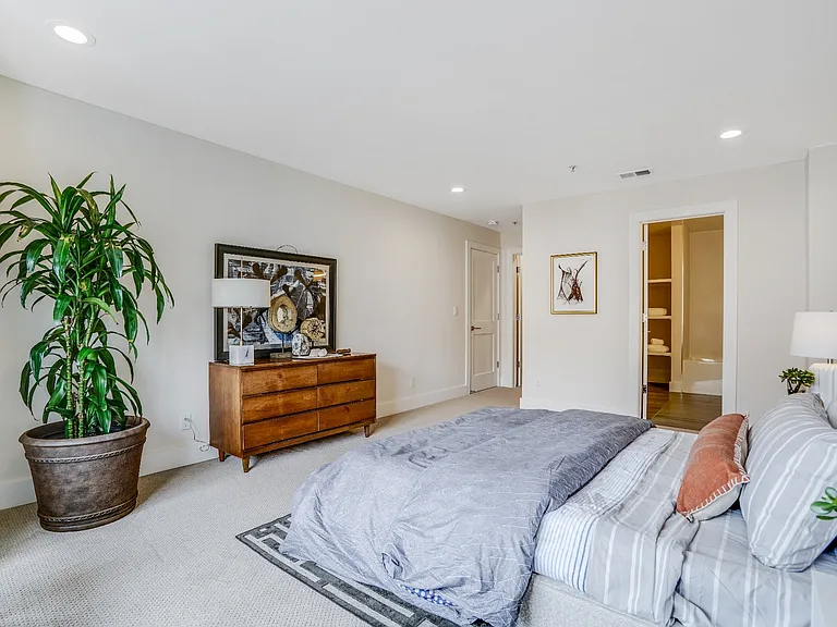 1117 Ocean Ave #309 — Photo 14