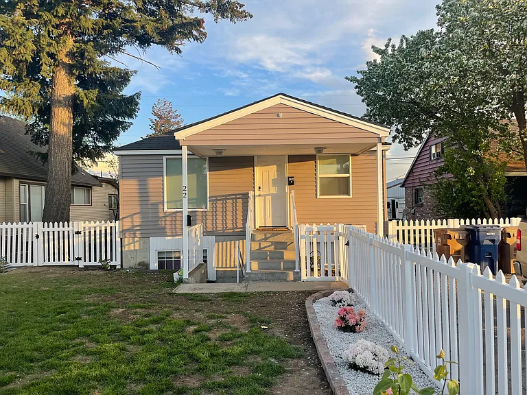22 E Rockwell Ave #B — Photo 1
