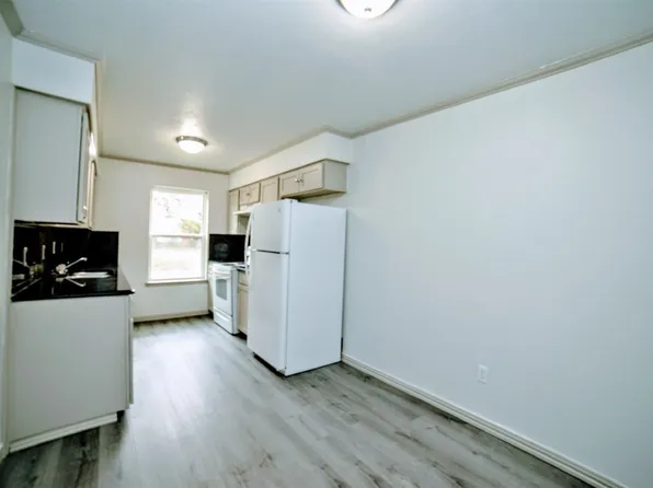 2206 Statler Dr, Carrollton, TX 75007