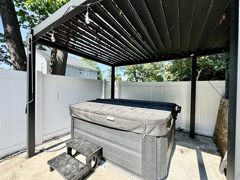1509 Cypress Ave — Photo 3