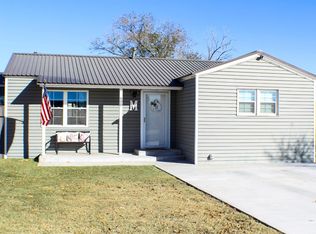 608 SW Avenue D, Seminole, TX 79360