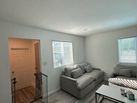 4th image of 7915 Louise Ave