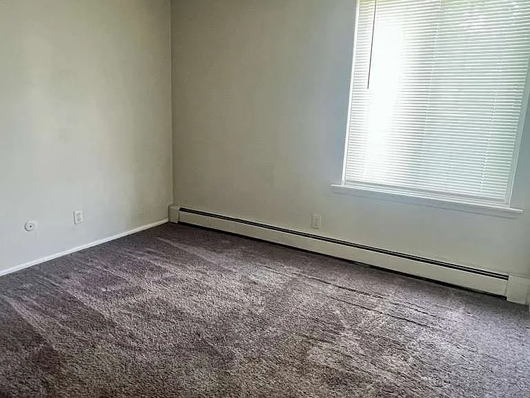 2400 Light Rd — Photo 2