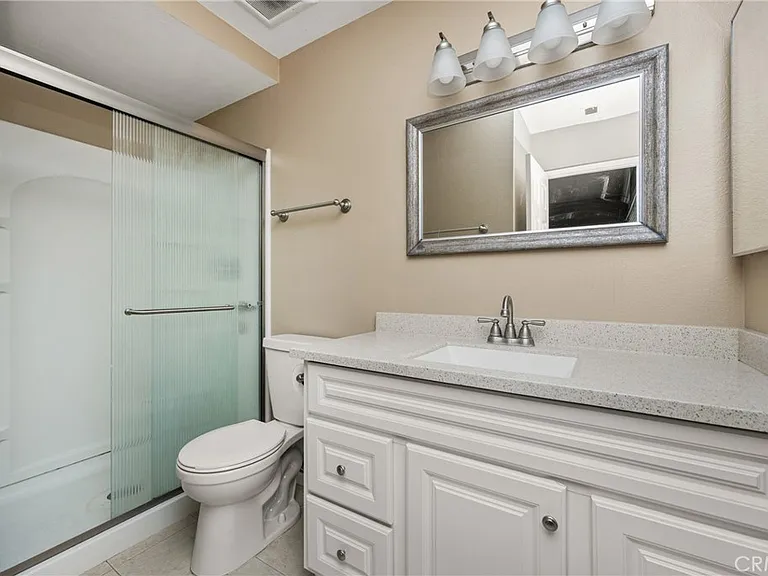 338 W Kelly Ave #B — Photo 24