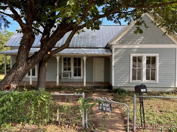 811 W 8th St, Cisco, TX 76437