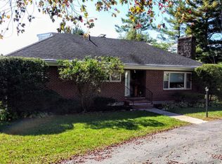 1 Stockbridge Rd, Lee, MA 01238