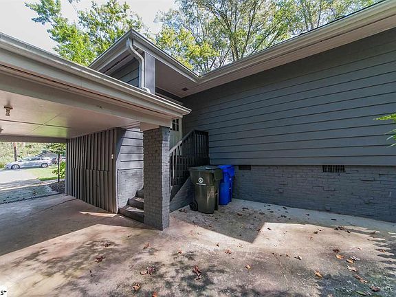 3rd image of 27 Windsor Dr