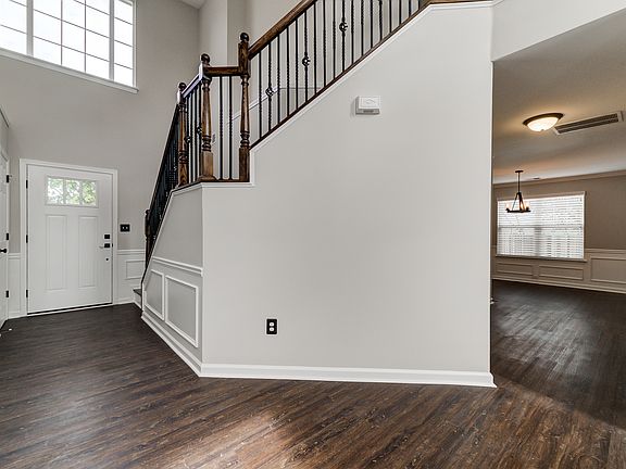 2nd image of 5050 Amber Leaf Dr