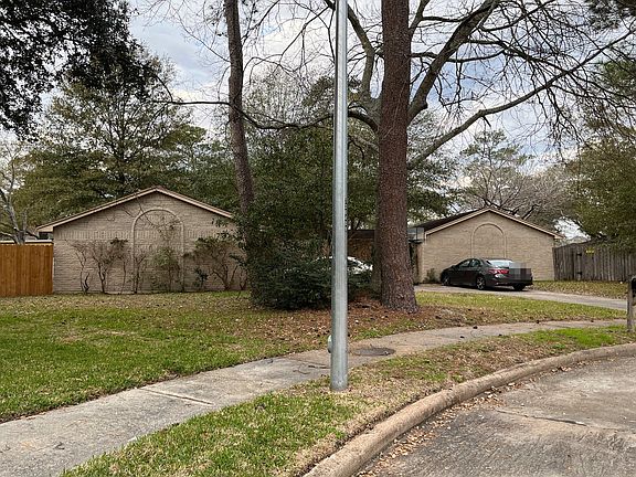 3rd image of 12510 Bexhill Dr