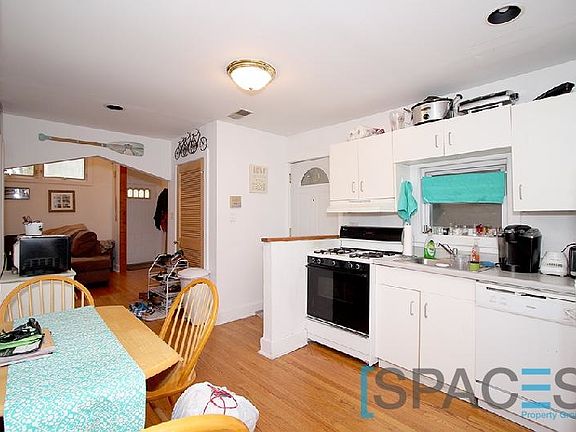 5th image of 3136 N Southport Ave #1STFFF
