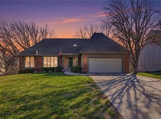 8505 Rosehill Rd, Lenexa, KS 66215