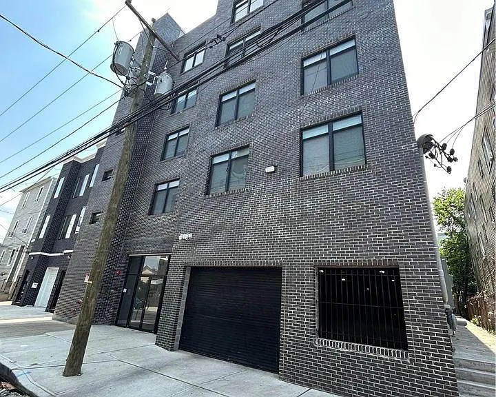 362 Hamilton Ave #502 — Photo 1