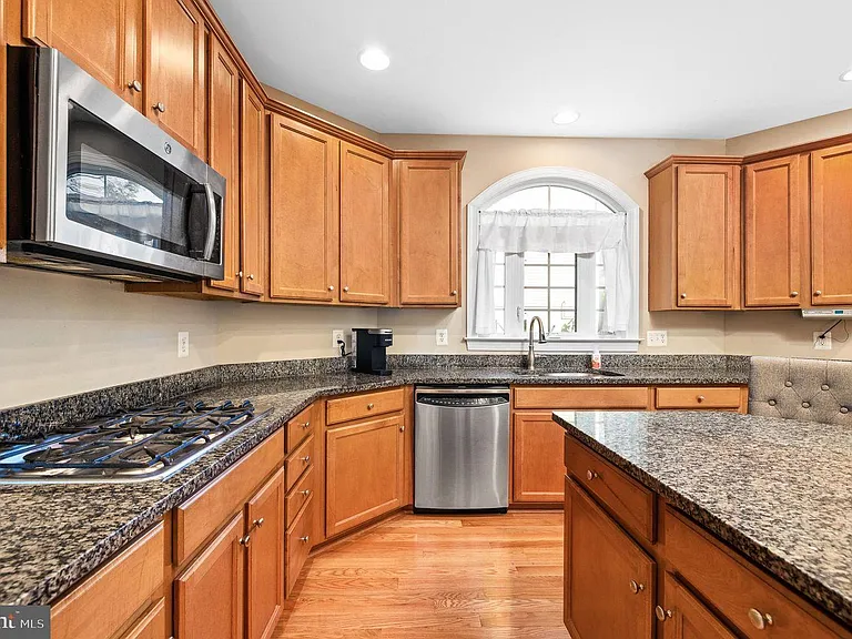 3314 Lady Catherine Cir — Photo 3