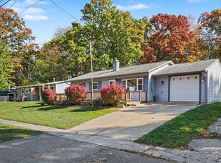 2436 Monterey Dr, Kalamazoo, MI 49004