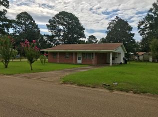 300 Beverly Cir, Crystal Springs, MS 39059