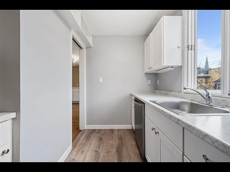 6412 Howe St #1 — Photo 20