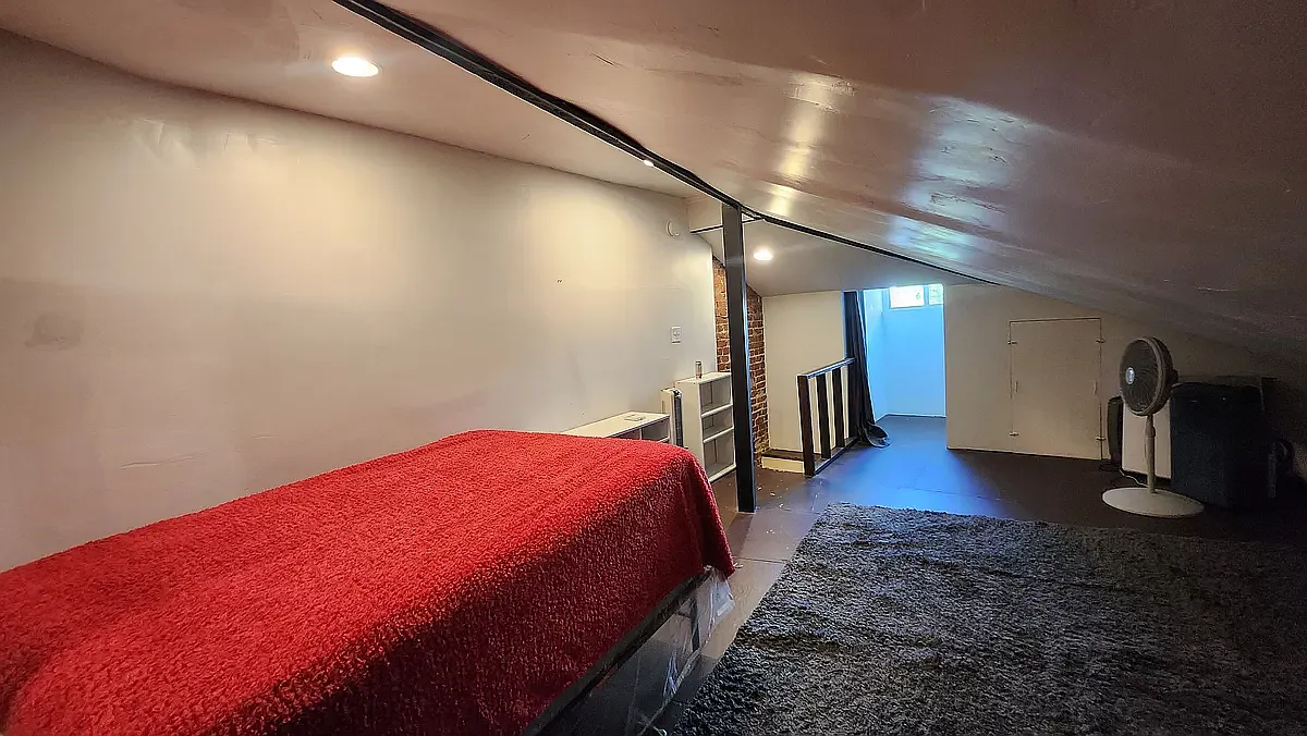 6 bed, 2000 sqft, $997 — Photo 3