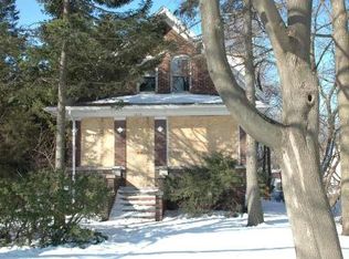 1216 Elizabeth St, Waukegan, IL 60085