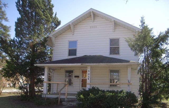 1st image of 903 W Blaine Ave