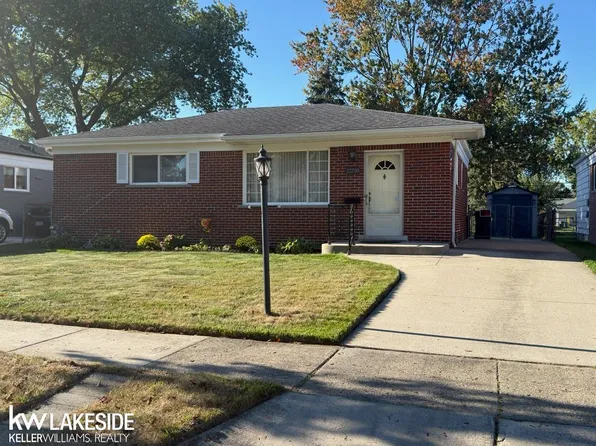 23700 Lakewood St, Saint Clair Shores, MI 48082