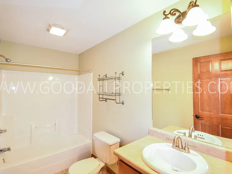 40 NE Gracewood Dr — Photo 22