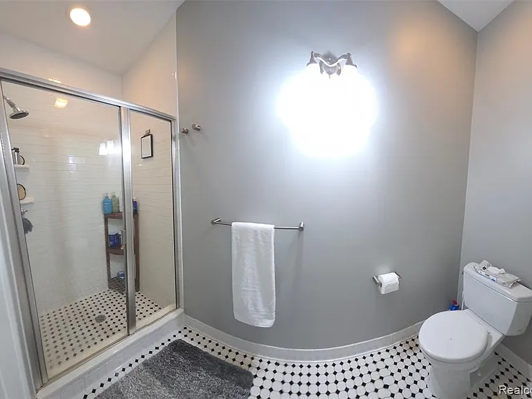 614 S Troy St #205 — Photo 22