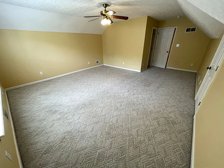 3914 Stone Hollow Dr — Photo 31