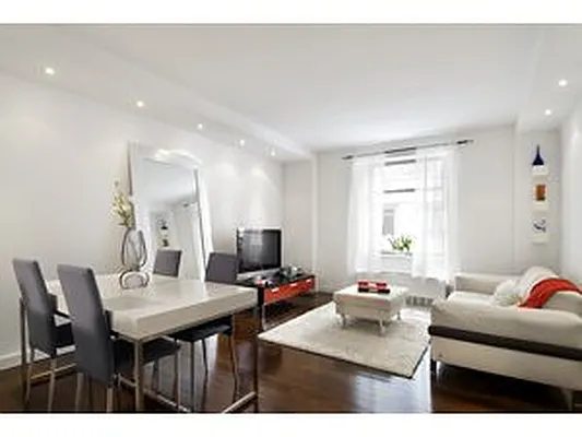 Rented by Douglas Elliman | media 15