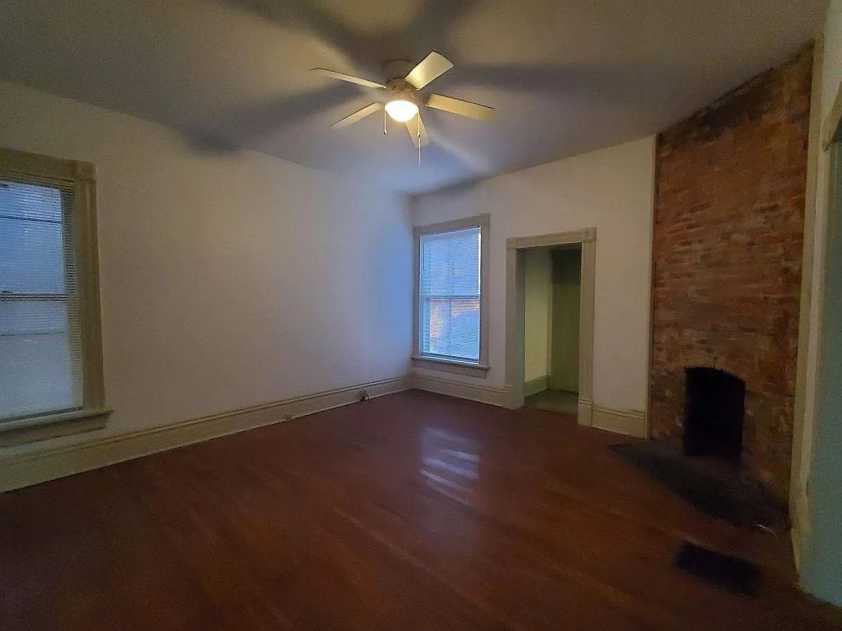 2 bed, 900 sqft, $1,250 — Photo 3